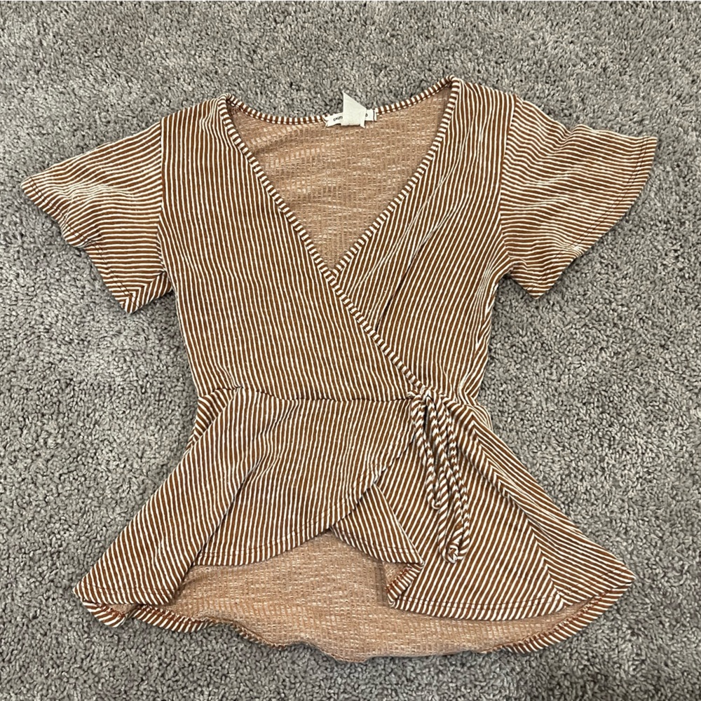 3/$20 🛍️ Women’s Short Sleeve Top Size S